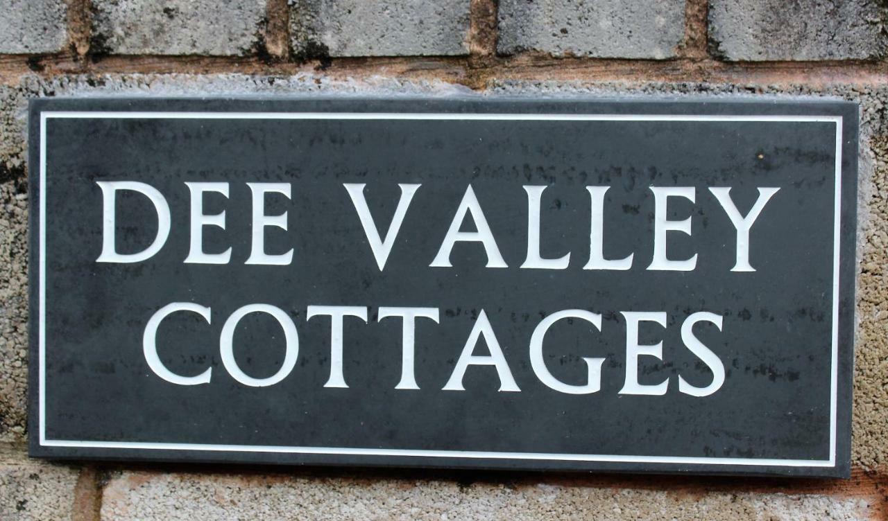 Dee Valley Cottages Ланголен Екстериор снимка
